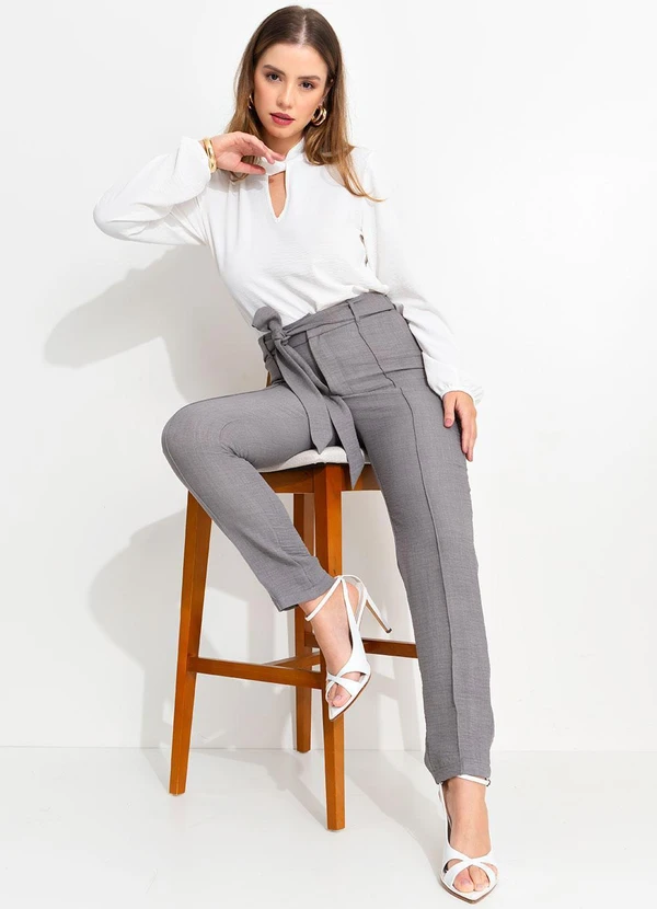 Quintess - Calça Cinza em Tecido Texturizado 8