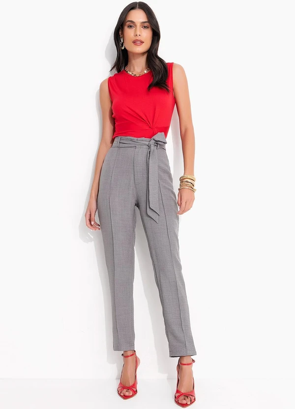 Quintess - Calça Cinza em Tecido Texturizado 17