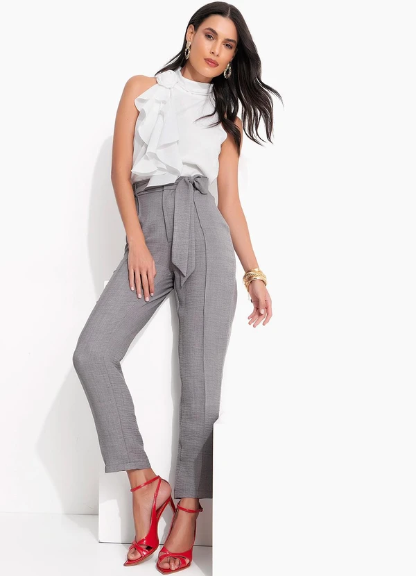 Quintess - Calça Cinza em Tecido Texturizado 15