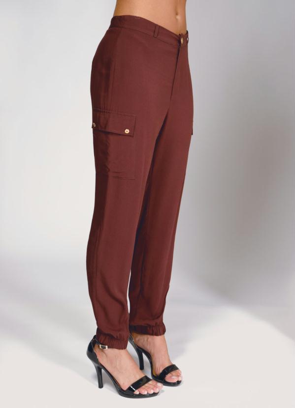 Quintess - Calça com Bolsos Laterais Marrom 5