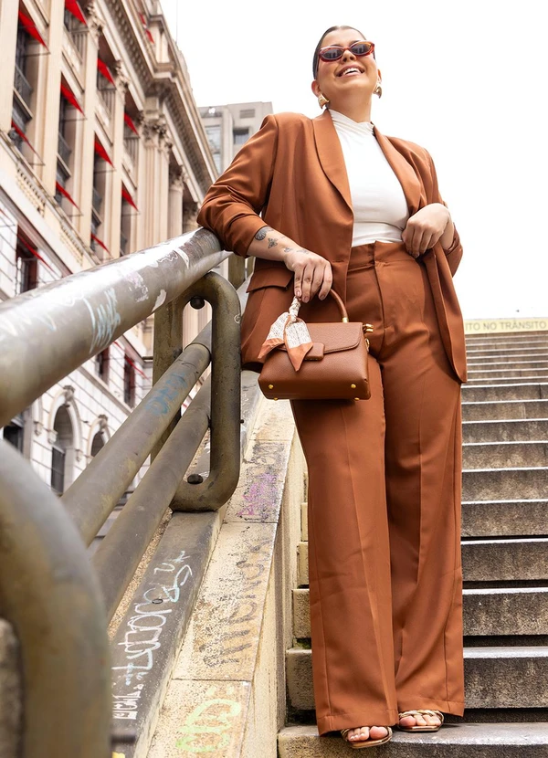 Quintess - Calça Pantalona Avelã em Alfaiataria 8