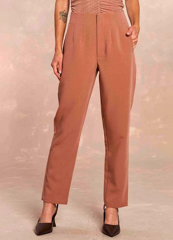 Doce Trama - Calça Soft Garden em Alfaiataria Marrom