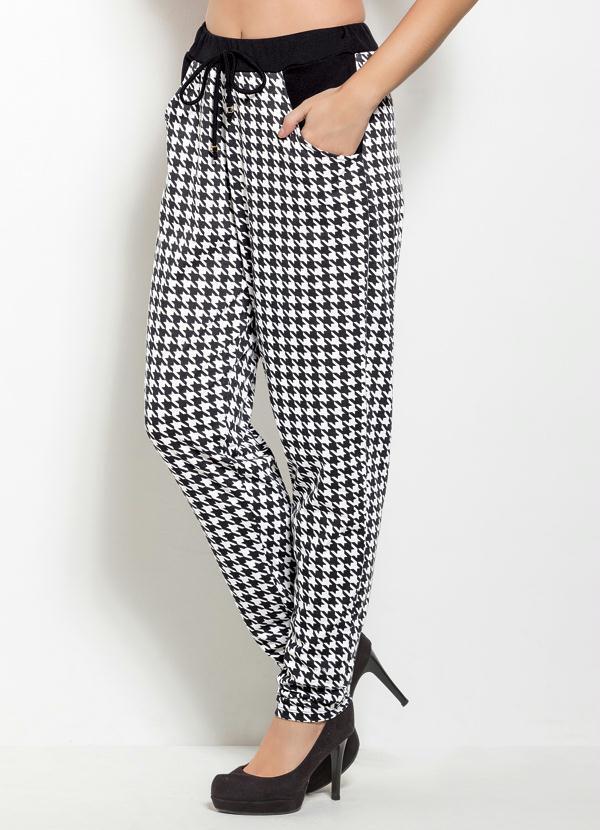 Outlet - Calça Preta e Pied Poule com Bolsos Funcionais 4