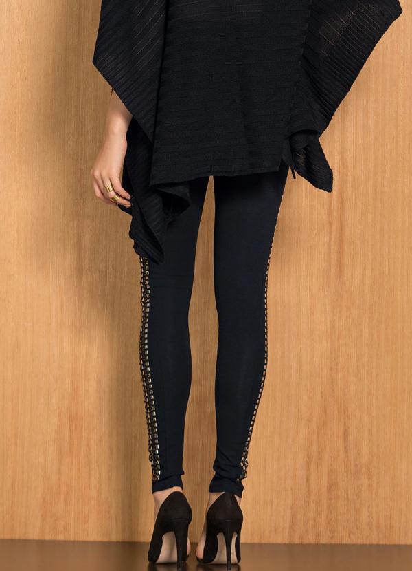 Quintess - Calça Legging Preta e Dourada com Tachas 3