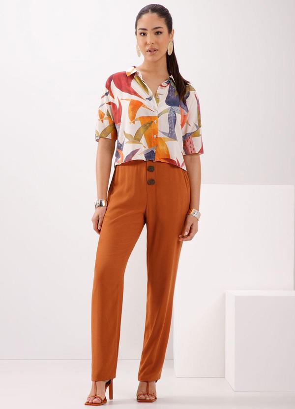 Lunender - Camisa  com Gola Clássica e Botões Bege 3