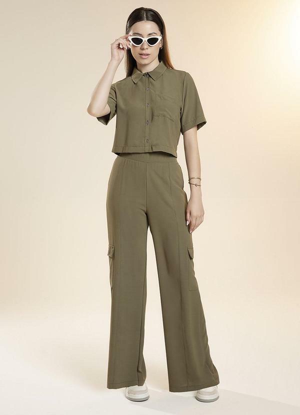 Habana - Camisa Cropped Adulto em Alfaiataria Verde 2