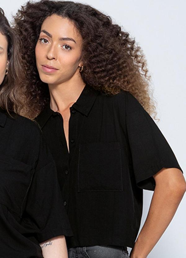 Enfim - Camisa Feminina Box em Viscose Preto