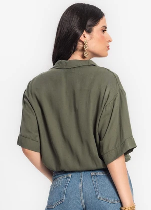 Endless - Camisa Feminina com Bolso Verde - ENDLESS