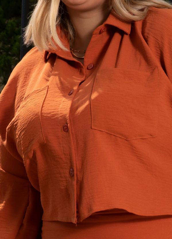 Quintess - Camisa Ferrugem com Bolsos Funcionais 8