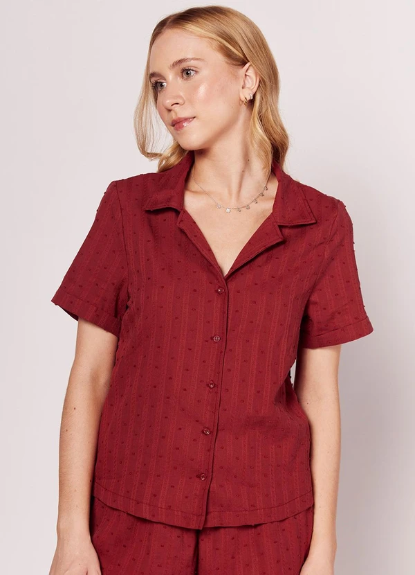 Sofie - Camisa Manga Curta com Textura Bordada Vermelho
