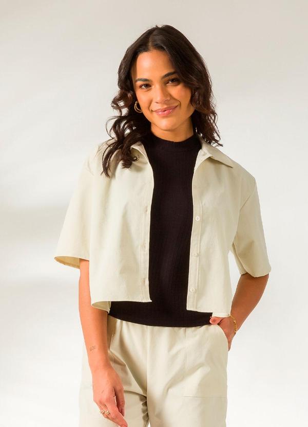 Cativa - Camisa Modelagem na Altura do Cós Bege 2