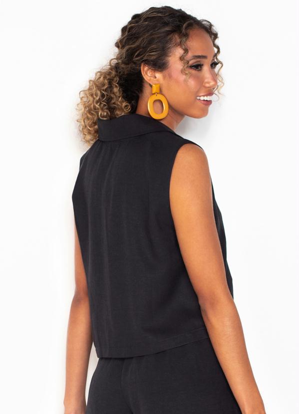 Hering - Camisa sem Manga de Botões Preto 2