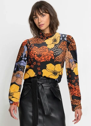 bonprix - Blusa Floral com Folhagens em Malha Crepe - BONPRIX