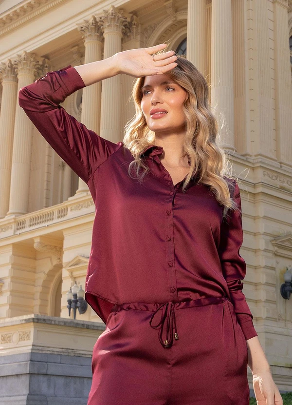 Quintess - Camisa Acetinada Bordô com Botões Forrados e Punho Estruturado 2