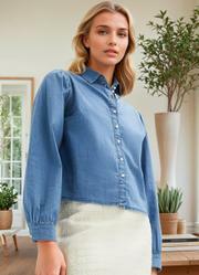 Camisa Azul em Jeans Leve