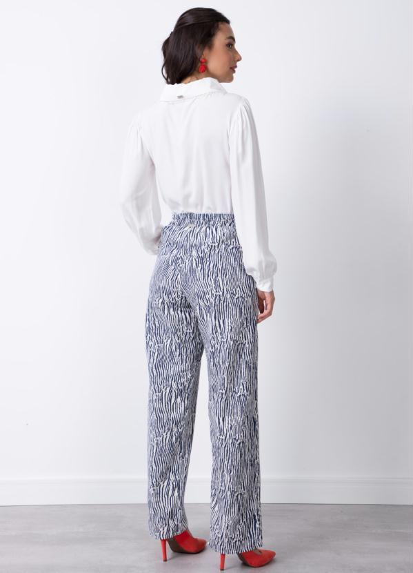 Quintess - Camisa Branca com Detalhe em Renda na Gola 4