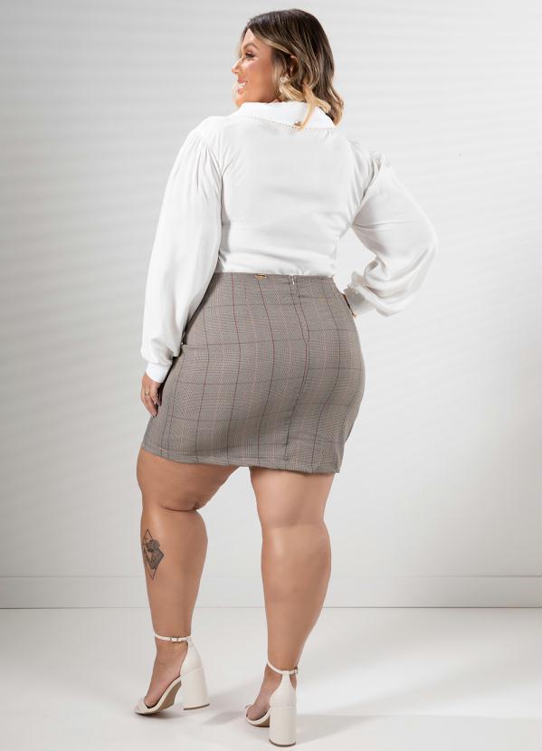 Quintess - Camisa Branca com Detalhe em Renda na Gola 9