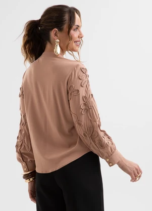 Cativa - Camisa em Viscose com Bordado em Cordel Marrom - CATIVA