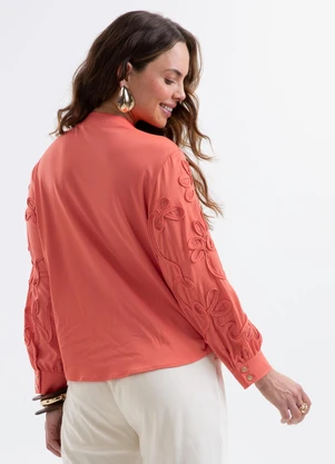 Cativa - Camisa em Viscose com Bordado em Cordel Vermelho - CATIVA