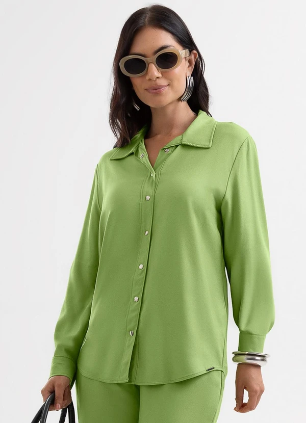 Cativa - Camisa em Viscose Creponada Leve Verde