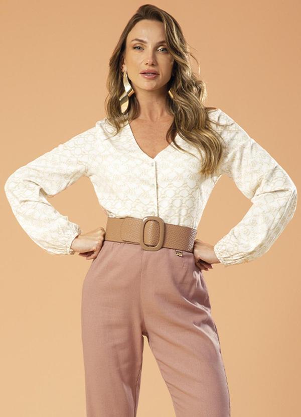 Gris - Camisa Feminina Estampada com Decote em V Bege