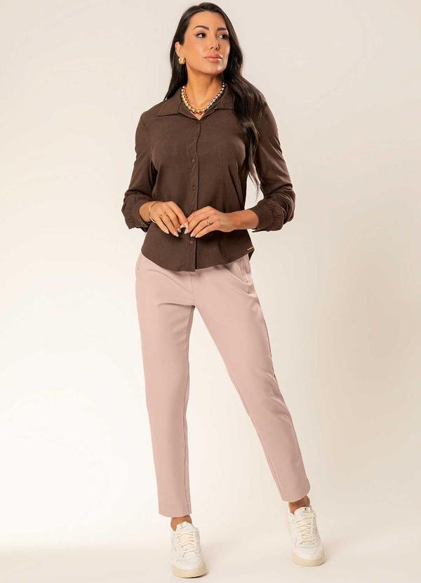 Cativa - Camisa Feminina Feita em Tecido Dinastia Marrom 2