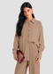 Dianna - Camisa Feminina Oversized em Tecido Preto - variação: Marrom