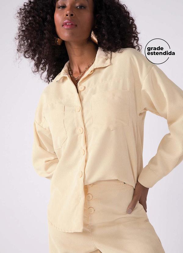 Marialícia - Camisa Feminina Veludo com Bolsos Bege