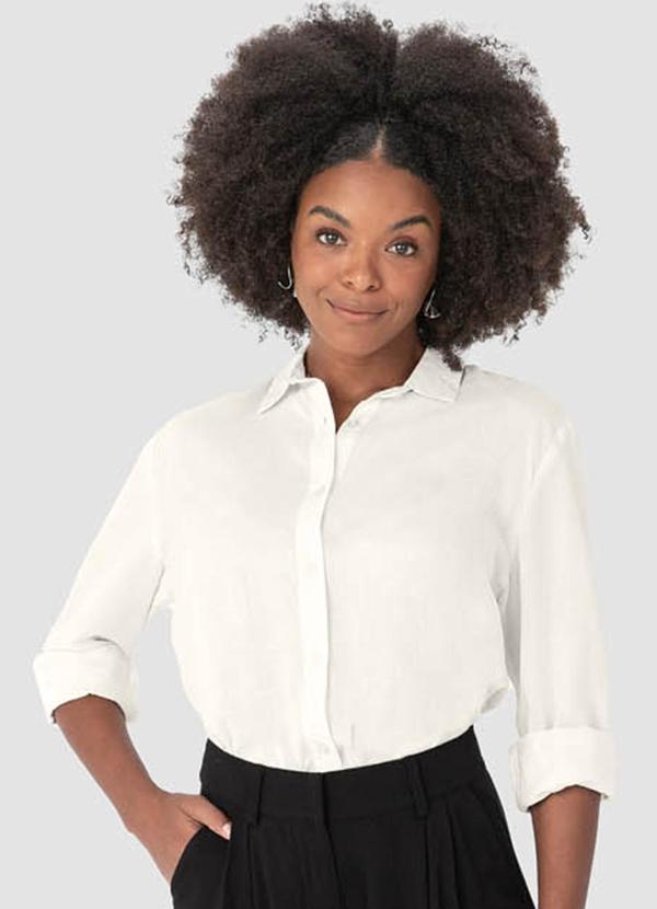 Malwee - Camisa Off White Tradicional em Viscolinho