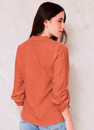 Doce Trama - Camisa Reta Creponada Martingale Sunset Marrom - DOCE TRAMA