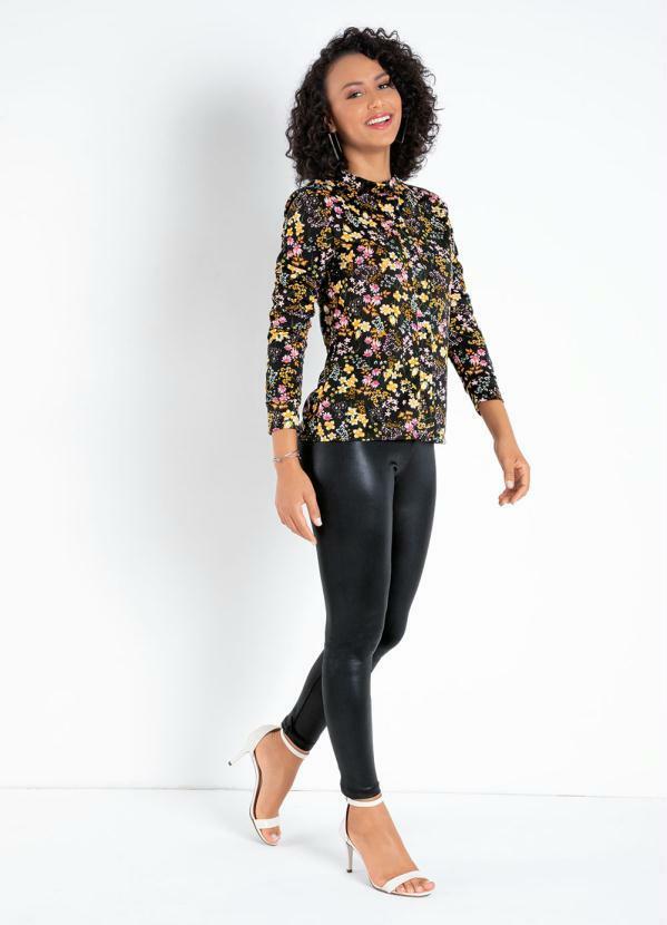 Outlet - Camisete Floral Preto com Botões Funcionais 7