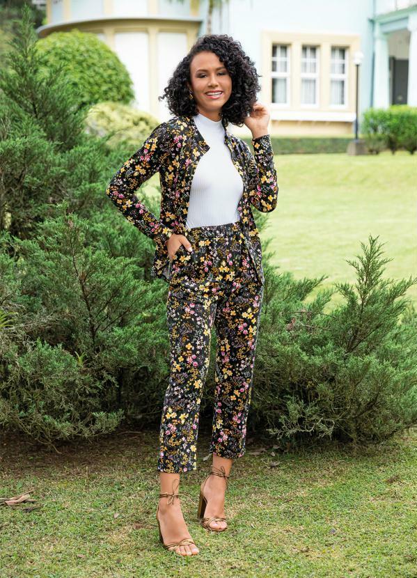 Outlet - Camisete Floral Preto com Botões Funcionais 8