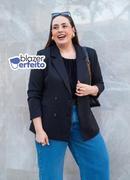 Blazer perfeito preto em crepe plano de alfaiataria