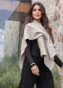 Poncho (bege) em tric�