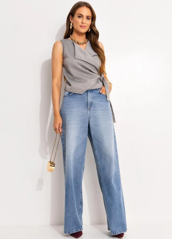 Quintess - Colete Cinza em Malha Matelassê Transpassado com Ajuste Lateral 13