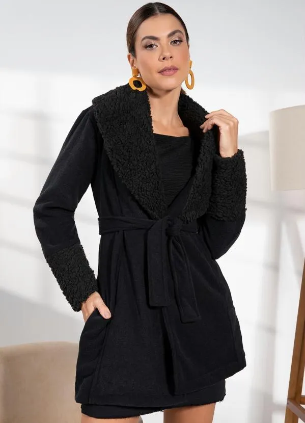 Quintess - Casaco Preto em Plush com Detalhes em Carneiro