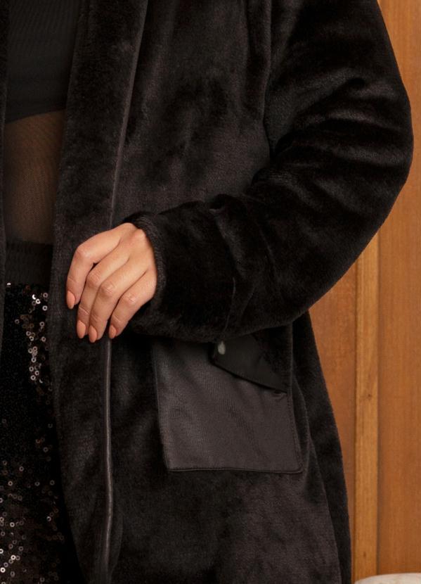 Quintess - Casaco Preto Teddy com Mix de Material 5