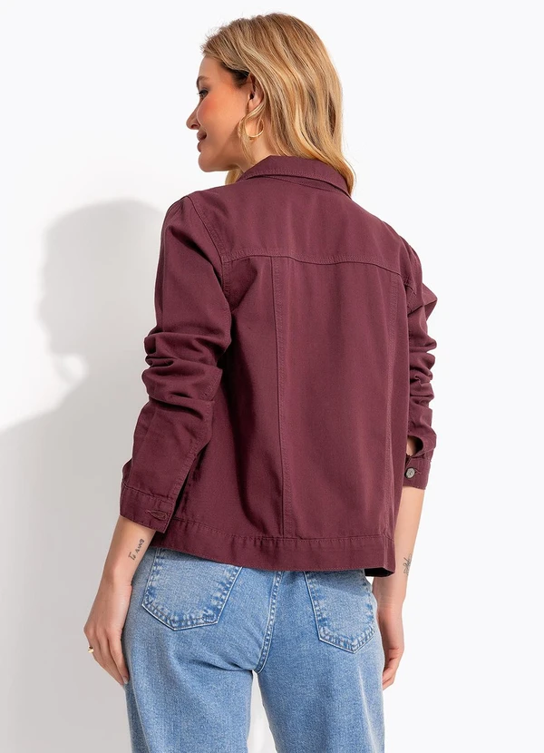 Quintess - Jaqueta Jeans Vinho com Modelagem Ajustada e Bolsos Frontais 2