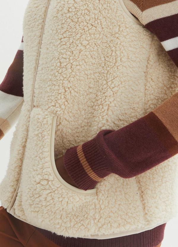 bonprix - Colete Off White em Pelo Sintético 5