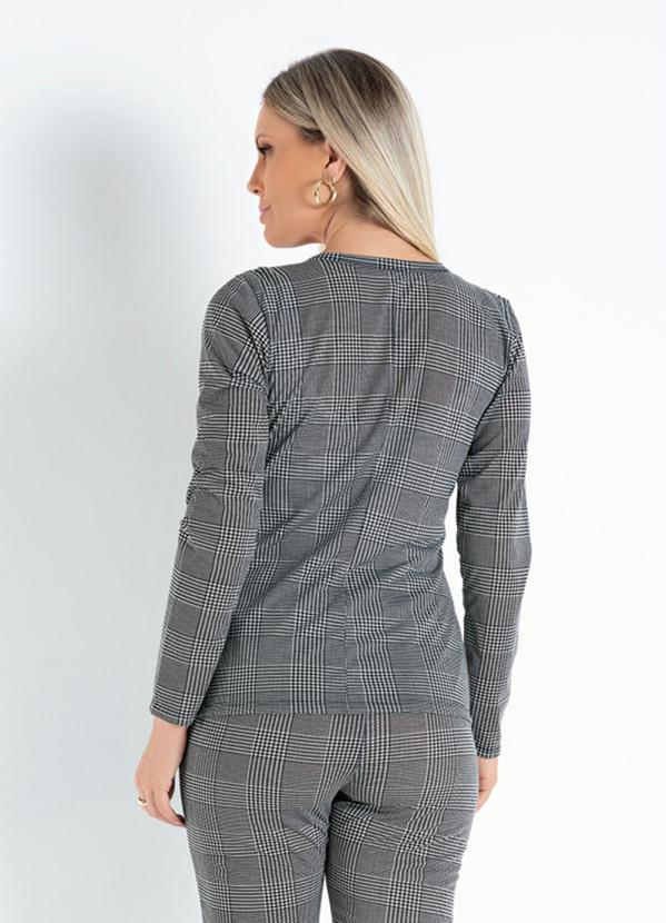 Queima Estoque - Cardigan Xadrez com Fivela Decorativa 2