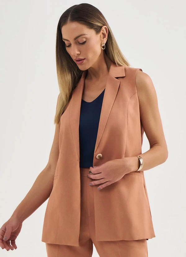 Principessa - Colete Alongado de Alfaiataria em Viscose Camel Crislene