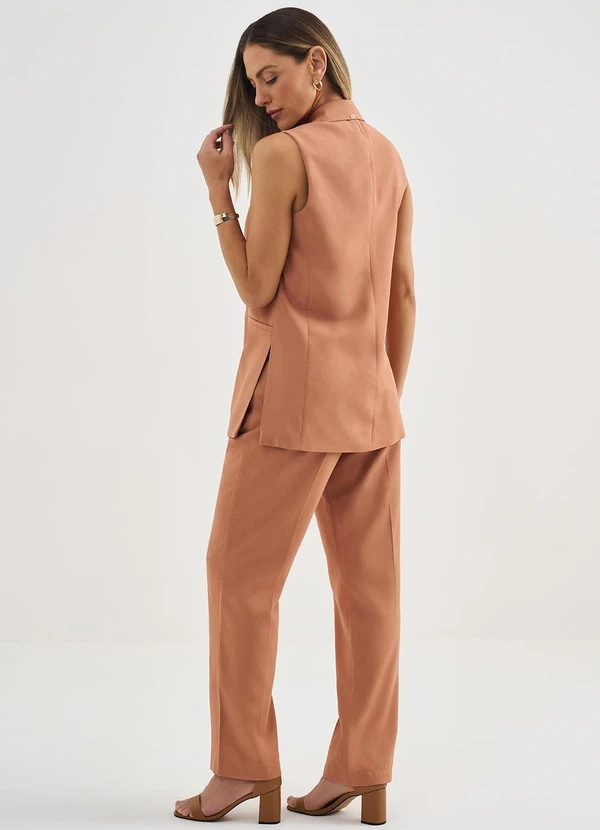 Principessa - Colete Alongado de Alfaiataria em Viscose Camel Crislene 4