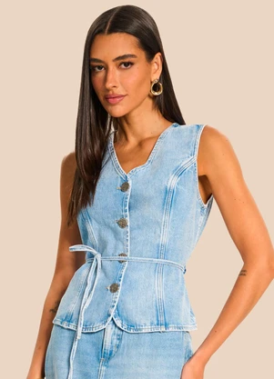 Doce Trama - Colete Jeans Acinturado Botões Orgânicos Azul - DOCE TRAMA