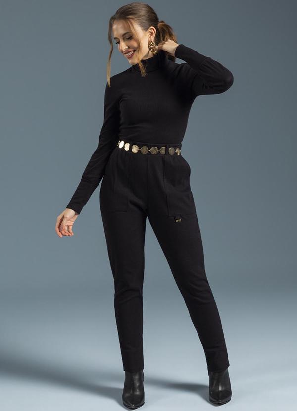 Gris - Conjunto Blusa + Calça em Canelado Preto