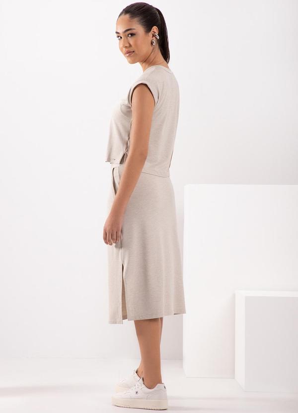 Lunender - Conjunto com Blusa Muscle Tee e Saia Midi Bege 2