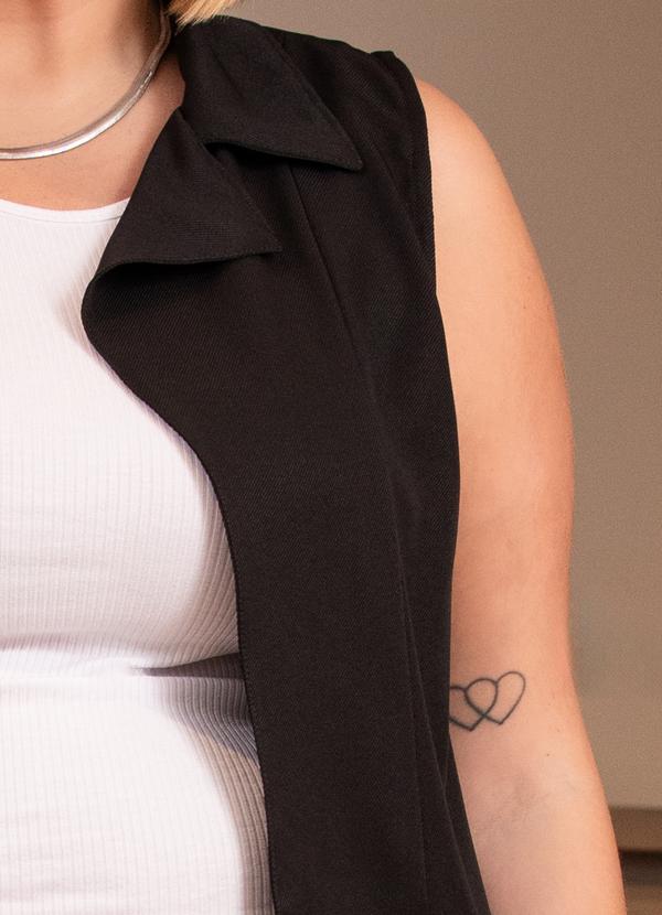 Quintess - Conjunto Preto em Crepe Plano Sarjado 12