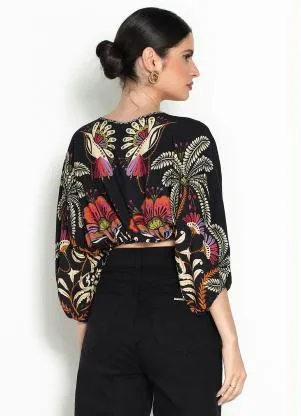 Farm - Blusa Cropped de Viscose Jardim Clássico Preto - FARM