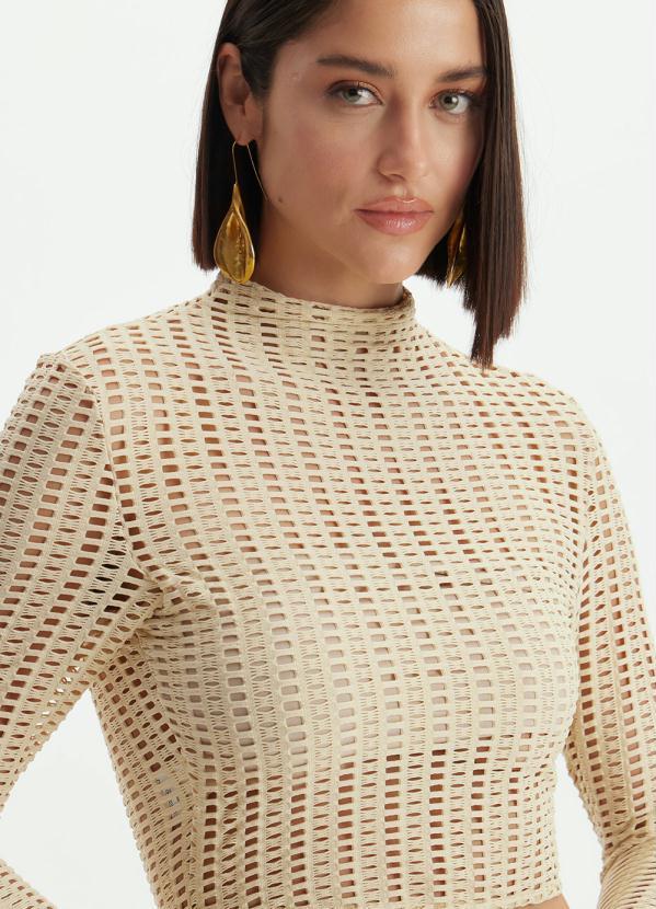 Lança Perfume - Blusa Cropped em Tela Gola Alta Bege 4
