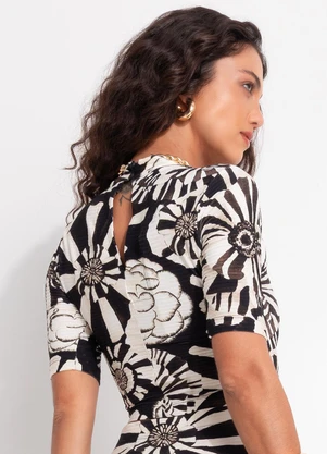 Farm - Blusa Cropped Flora Preto - FARM