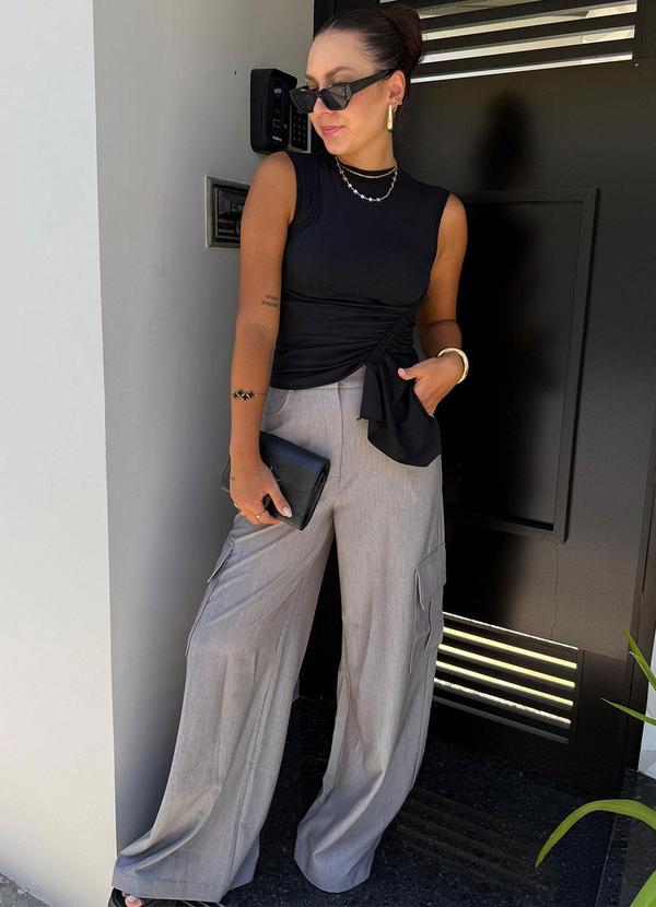 Choyee - Blusa Cropped Manga Assimétrica em Cotton Preto 4